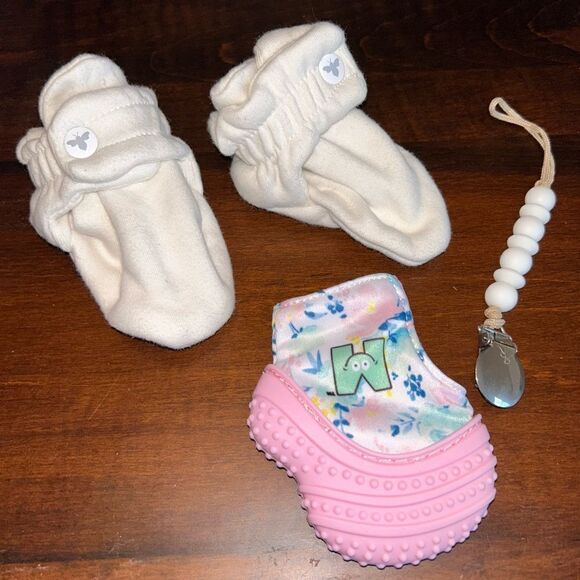 Munch Mitt, Burt’s Bees Booties & Ryan & Rose Pacifier Clip - Picture 1 of 6